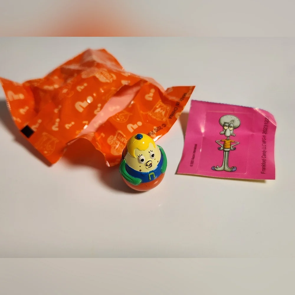 Mrs. Puff Weeble Wobble Figure SpongeBob Krabby Patty Plus Prize - Picture 2 of 3